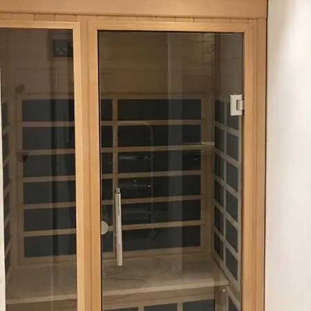 Medran + Private Sauna Apartment